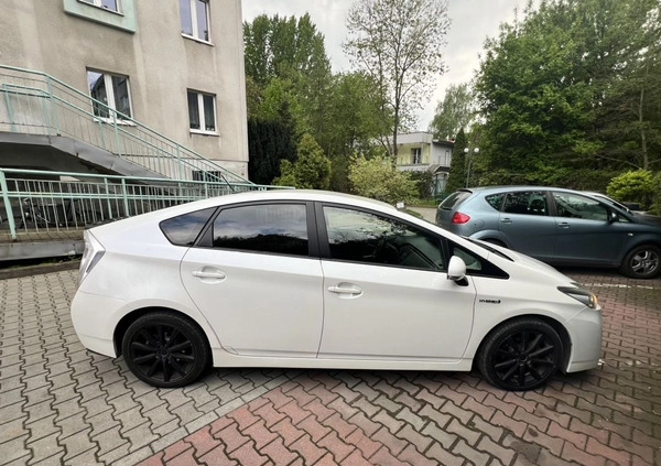 Toyota Prius cena 31980 przebieg: 272500, rok produkcji 2010 z Kraków małe 172